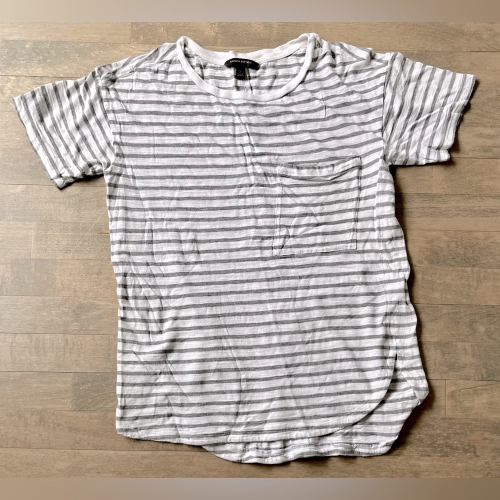 Banana Republic Striped Boyfriend Pocket Tee. Size Small.